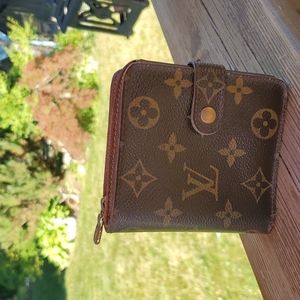 💥💥SOLD💥💥Louis Vuitton wallet